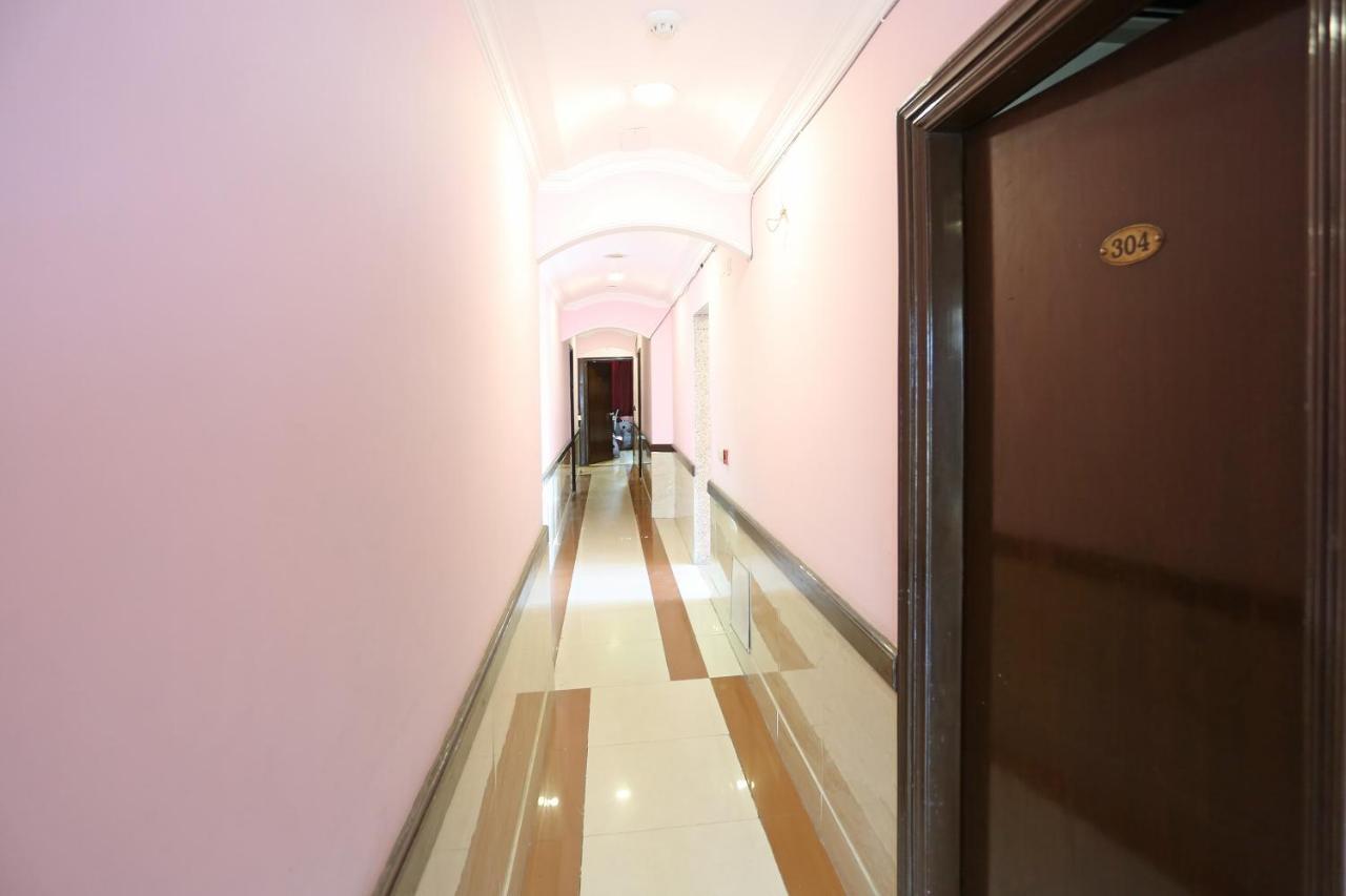 Capital O 5331 Zara Grand Neu-Delhi Exterior foto